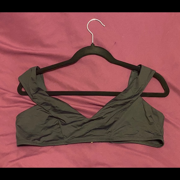NWOT Vitamin A Capri EcoLux Bikini Top - Picture 8 of 10